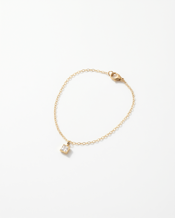 Single stone cubic zirconia on a gold chain